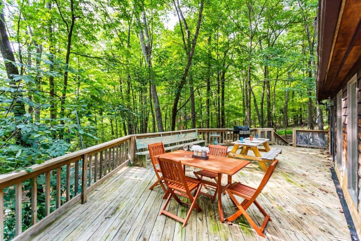Huge Cabin W Hot Tub, Deck, Grill, Fire Pit, Wifi Berkeley Springs Exterior photo