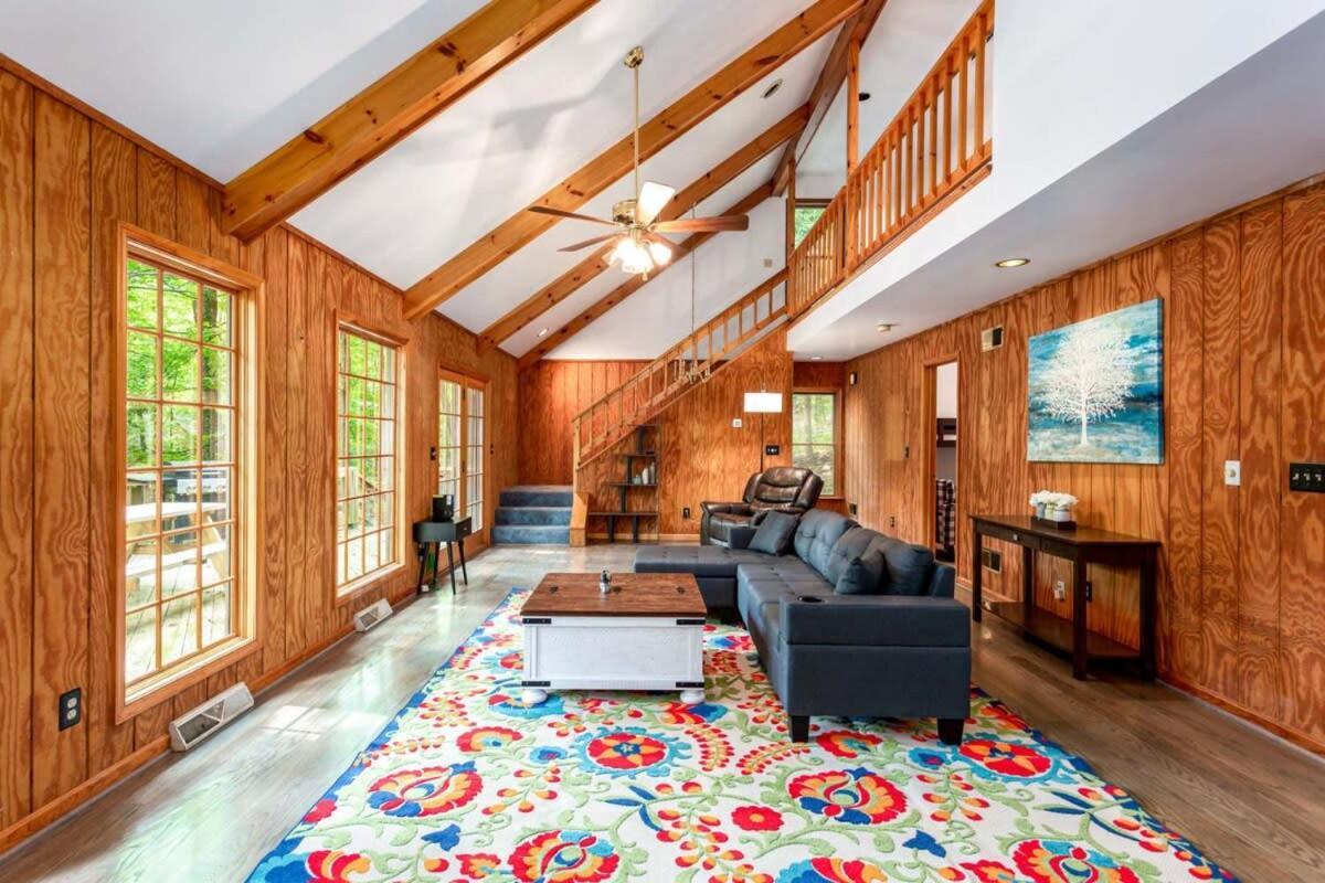 Huge Cabin W Hot Tub, Deck, Grill, Fire Pit, Wifi Berkeley Springs Exterior photo