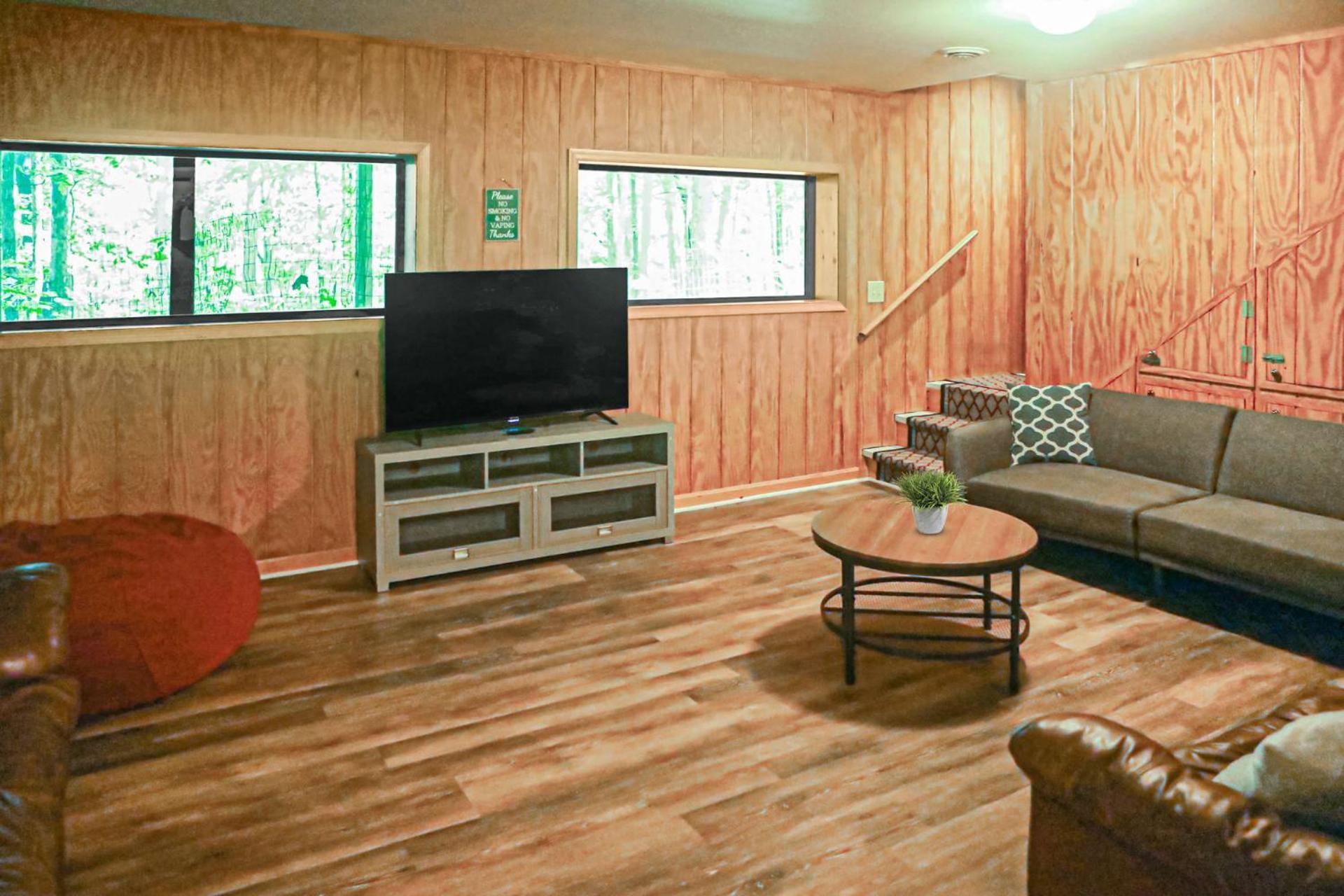 Huge Cabin W Hot Tub, Deck, Grill, Fire Pit, Wifi Berkeley Springs Exterior photo
